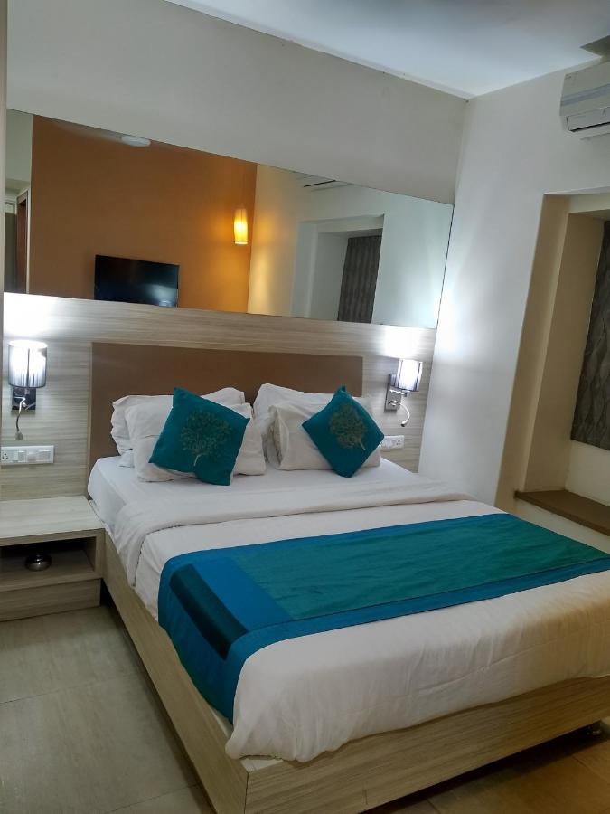 Apollo Guest House Bombaj Zewnętrze zdjęcie